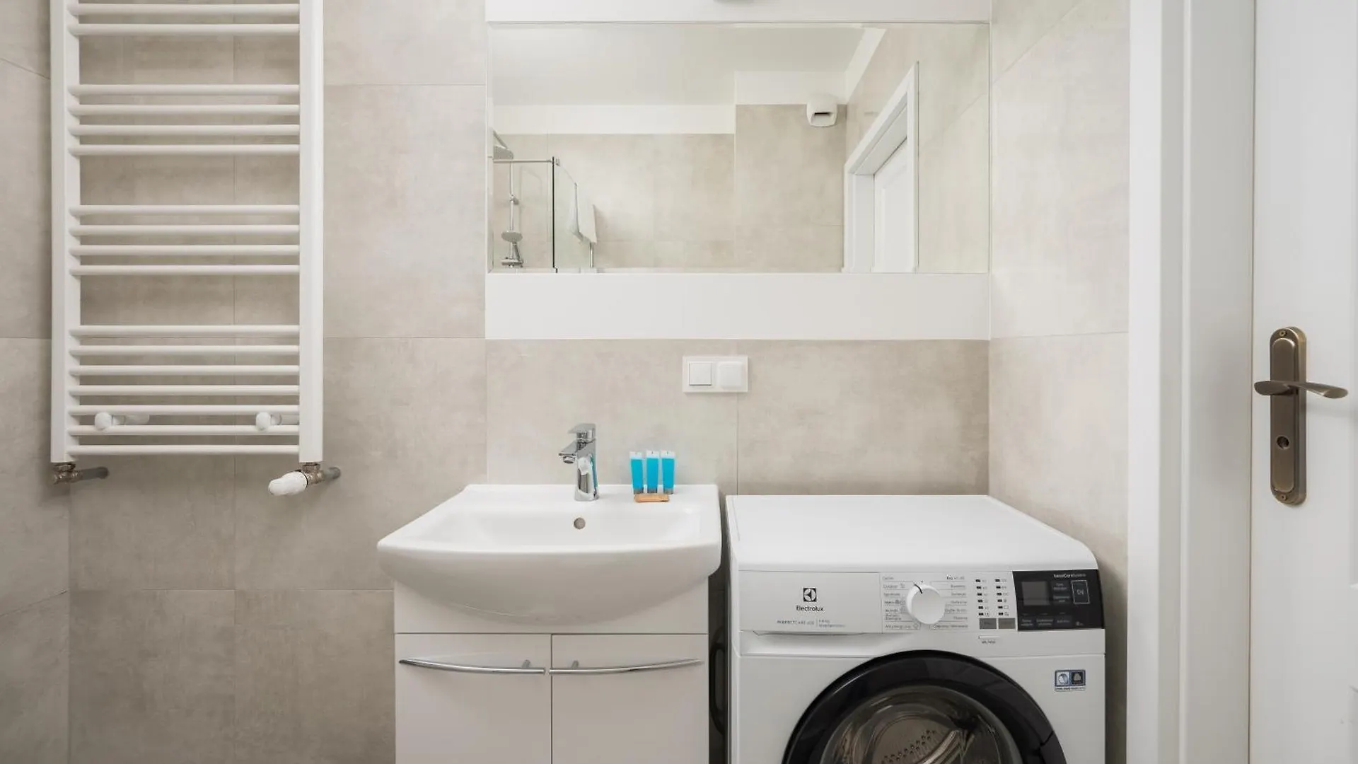 Ursus Homely Apartment 华沙