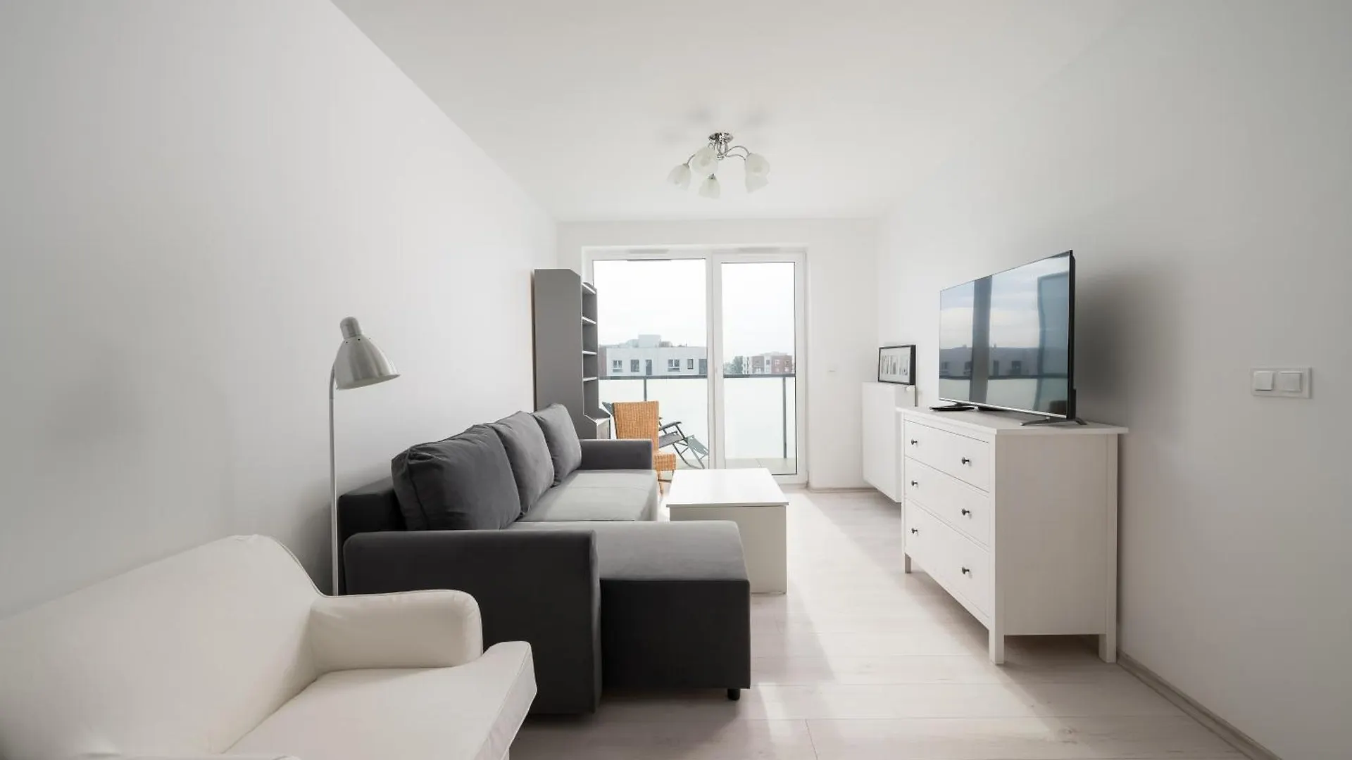 Ursus Homely Apartment 华沙